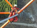 Farbausbesserungen an Gittermast