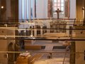 in der Ulrichkirche wurden mehrere hundert Meter Stahlseil von der Decke abgehängt…